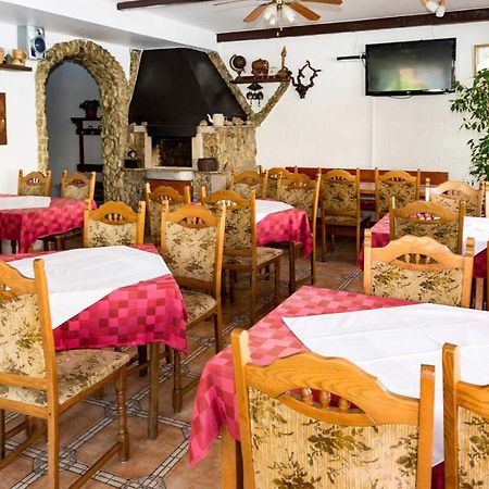 Bed And Breakfast Taverna Miskovic Pag Town Exterior photo
